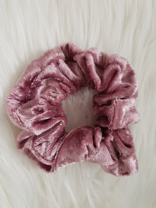 Dusty pink velvet scrunchie