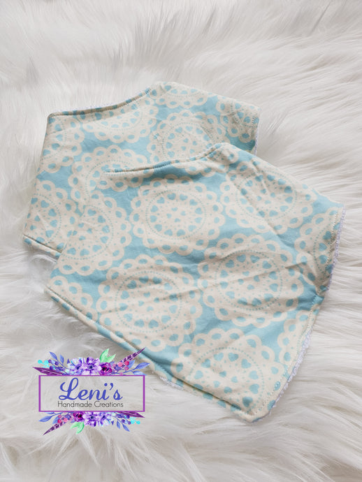 Light blue/ cream dribble bib