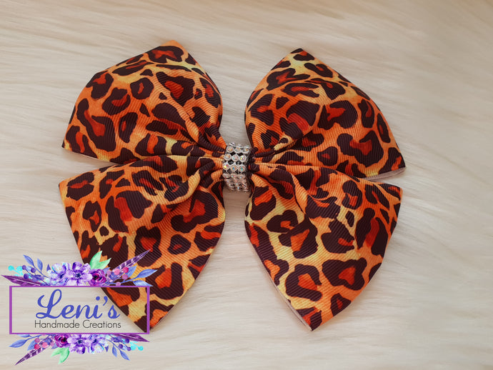Leopard large bow